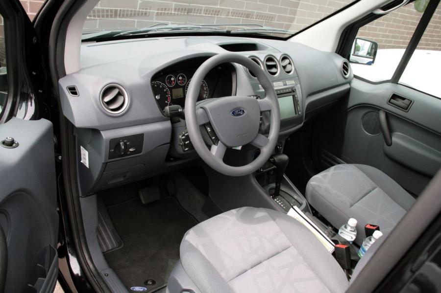 Ford Transit Connect 2010 года  (фото 68 из 109)